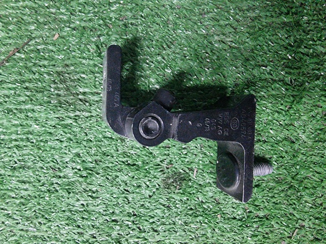 Петля водительской двери 8W0831403A VAG