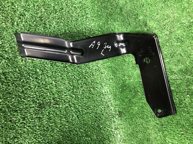 Левый кронштейн заднего бампера 8W5807329A VAG