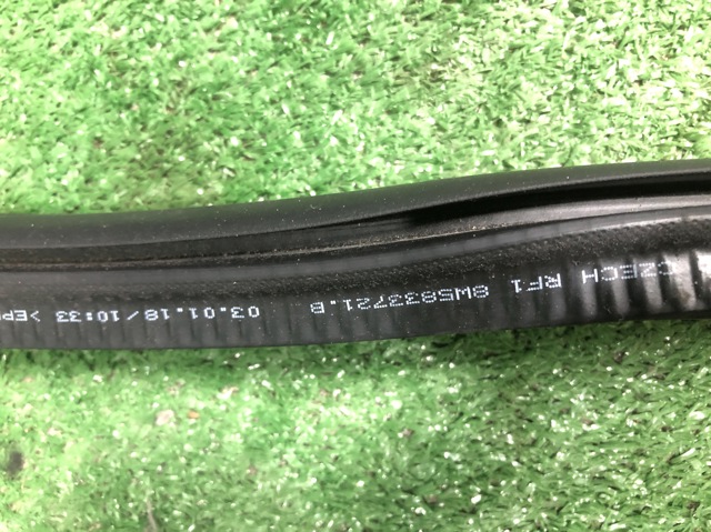 VAG 8W5833721B Уплотнитель двери задней (на кузове) в наличии Днепр