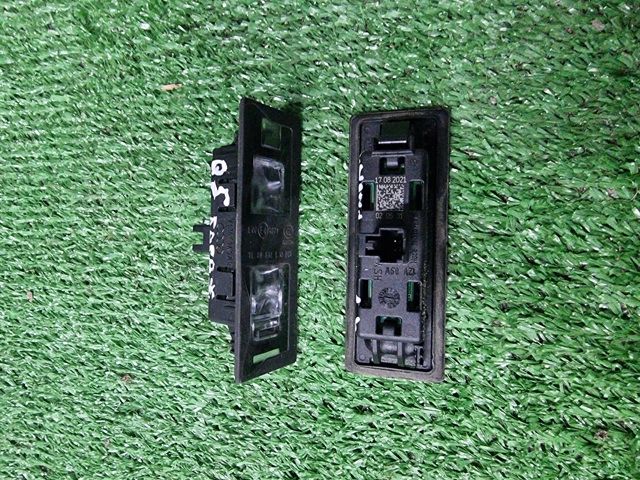 Фонарь освещения номерного знака 8W6943021 VAG