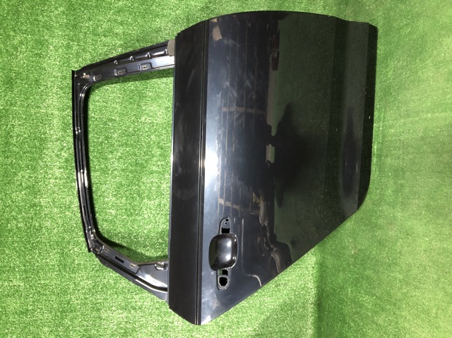 Задняя правая дверь 8W9833052 VAG
