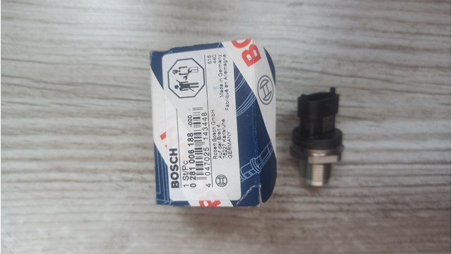 0281006188 BOSCH Датчик давления топлива купить в Винница