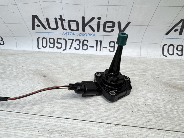 04E907660C Датчик уровня масла купить Киев