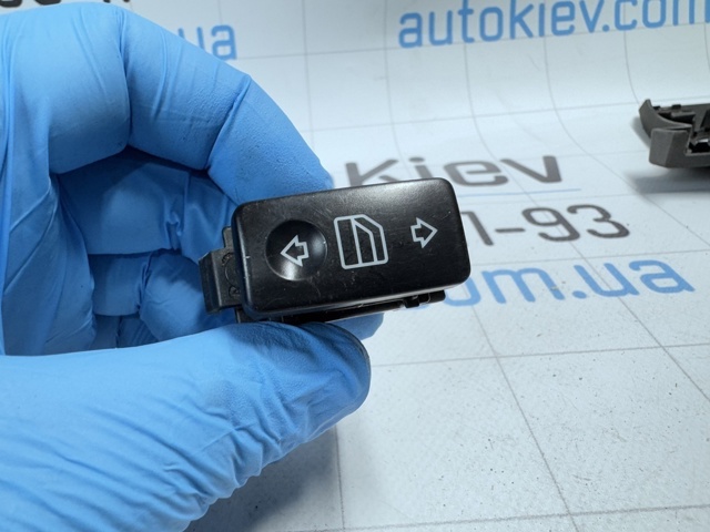 2208213379 MERCEDES купить в Кривой Рог