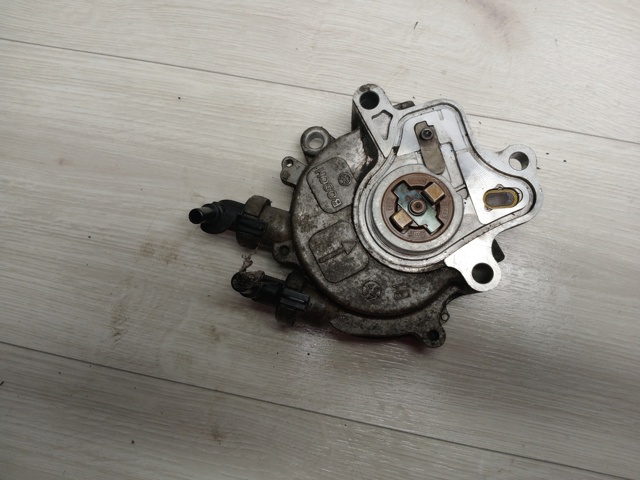 LAND ROVER 4R8Q2A451AF Вакуумный насос в наличии Ужгород