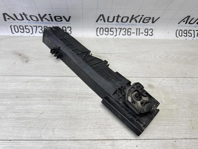7600536 Левый кронштейн радиатора купить Черновцы