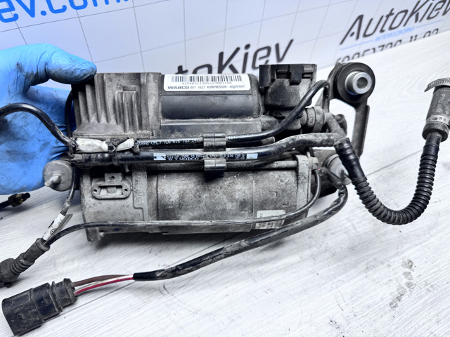 7L0616007 Компрессор пневмоподкачки (амортизаторов) купить Кривой Рог
