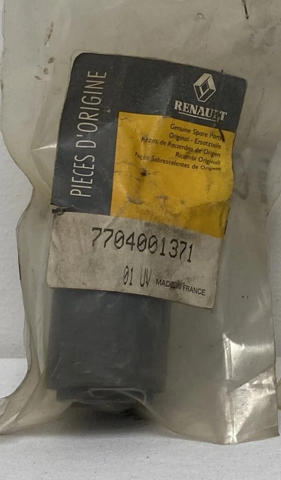 RENAULT 7704001371 Сайлентблок переднего нижнего рычага в наличии Украина