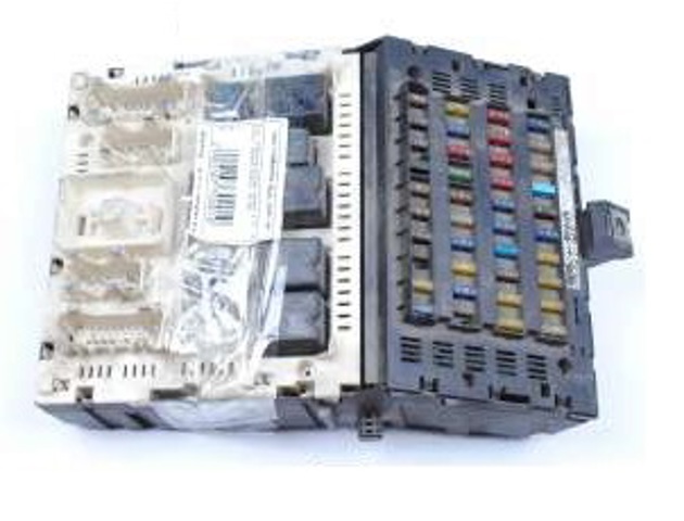 7711368744 RENAULT Блок предохранителей задний салонный купить в Киев