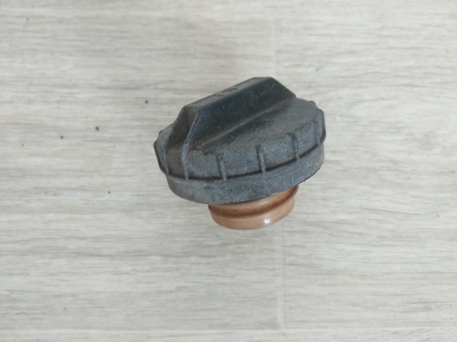 F04442250 MAZDA Крышка бензобака купить в Тернополь
