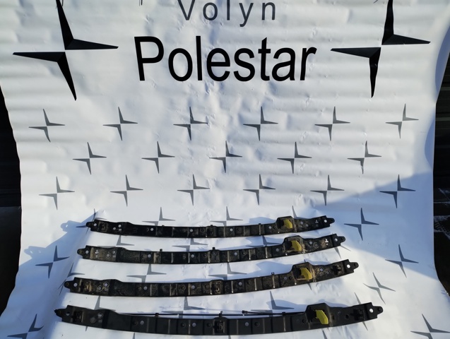 31688080 VOLVO Суппорт радиатора верхний (монтажная панель крепления фар) купить в Черновцы