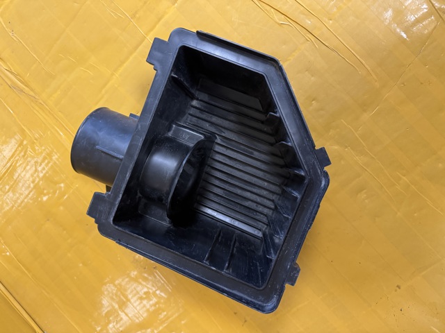 Корпус воздушного фильтра, верхняя часть 165266RA1B NISSAN