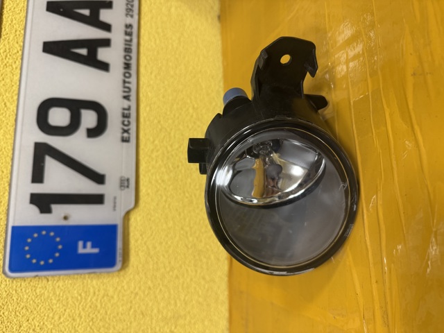 Туманка левая 261508993A NISSAN