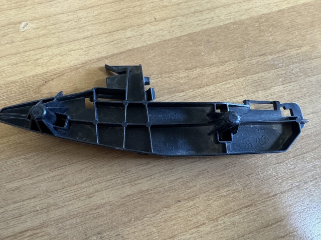 51117399981 Направляющая переднего бампера правая купить Украина