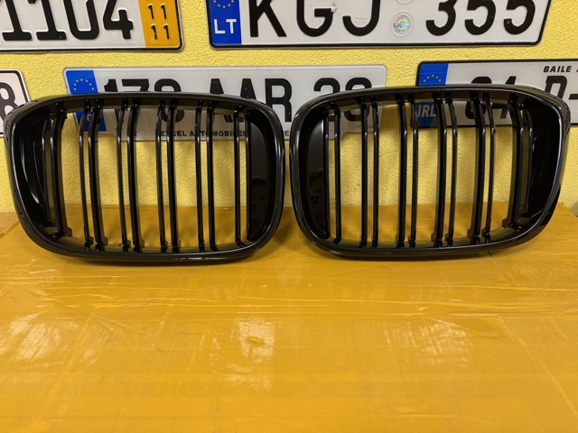 BMW 51138469959 Решетка радиатора левая в наличии Киев
