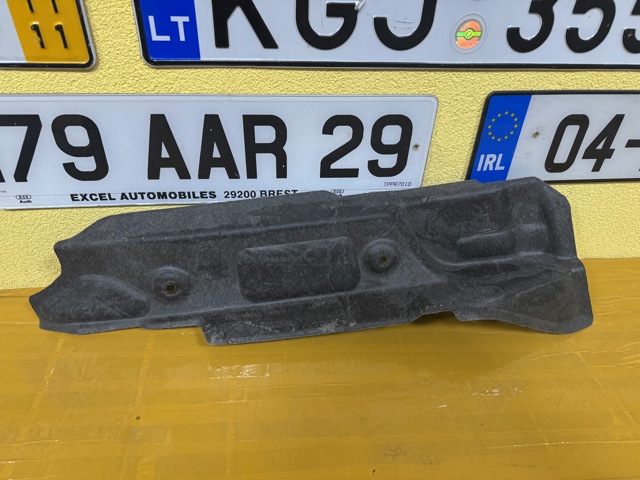 SUBARU 57256SG020 Уплотнитель крыла в наличии Черкассы