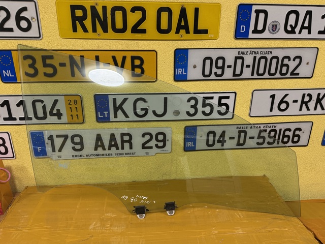 Стекло пассажирской двери 73300SNBE01 HONDA