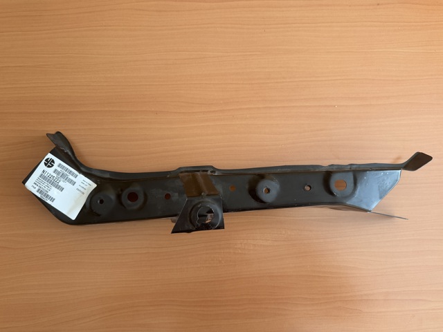 Рамка радиатора левая F25134BAMA NISSAN