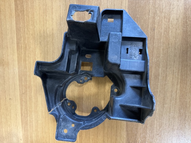 KB8B51684 MAZDA Кронштейн крепления противотуманной фары правой купить в Тернополь