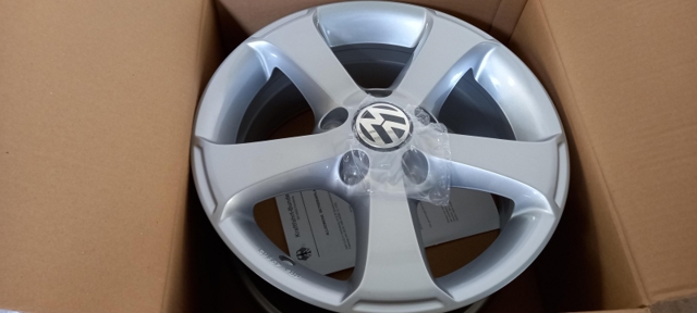 1T1071495A8Z8 VAG Диски колесные купить в Сумы