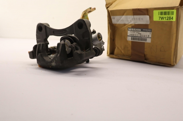 NISSAN 4401131U13 Суппорт задний левый в наличии Киев