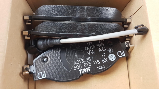 VAG 5Q0698151AH Колодки тормозные передние дисковые в наличии Черновцы