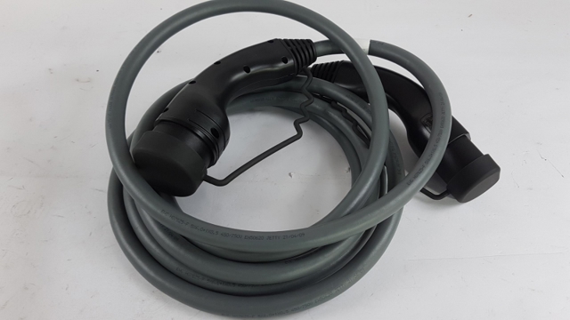 61445A0B432 BMW Кабель для зарядки электромобиля купить в Украина