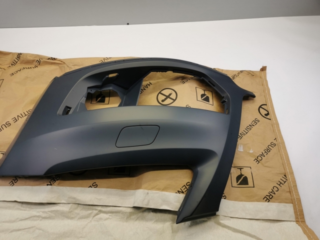 VAG 8R0807107AGRU Бампер передний, левая часть в наличии Запорожье