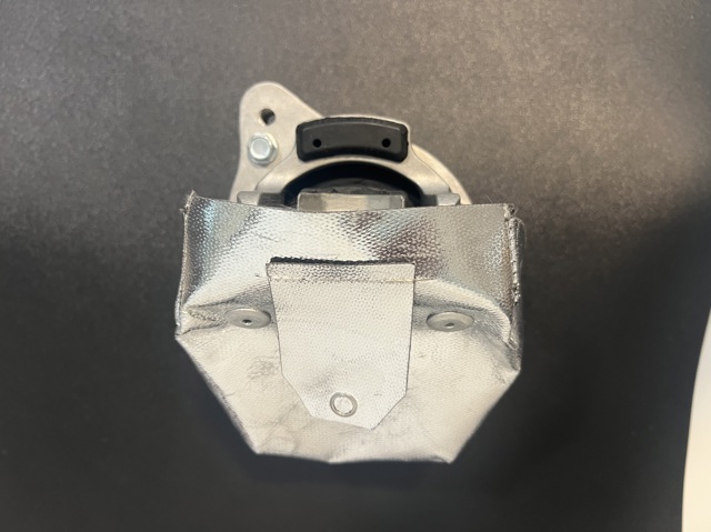PORSCHE 94637505841 Правая подушка двигателя в наличии Ровно