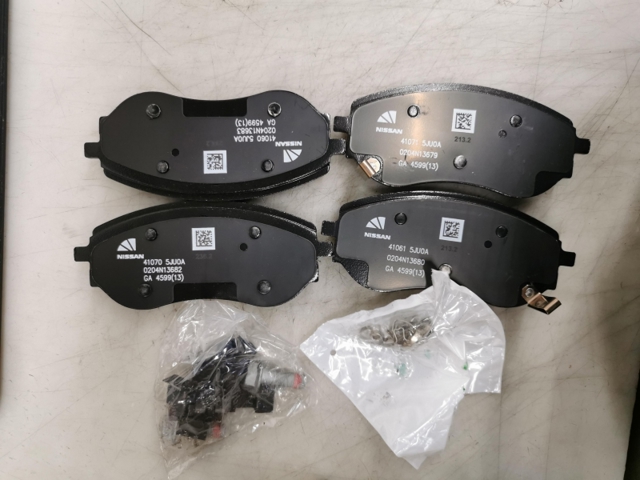 D10605JU0A NISSAN Передние тормозные колодки купить в Житомир