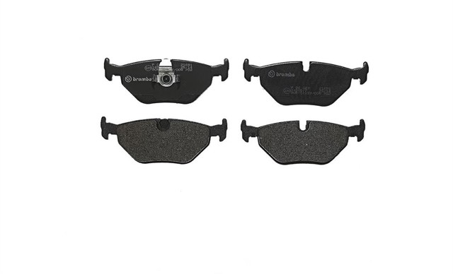 P06023 BREMBO Задние тормозные колодки купить в Днепр