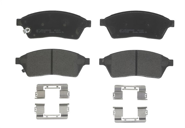 BREMBO P09009 Передние тормозные колодки в наличии Днепр