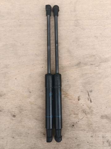 Амортизатор капота газовый 654706643R RENAULT