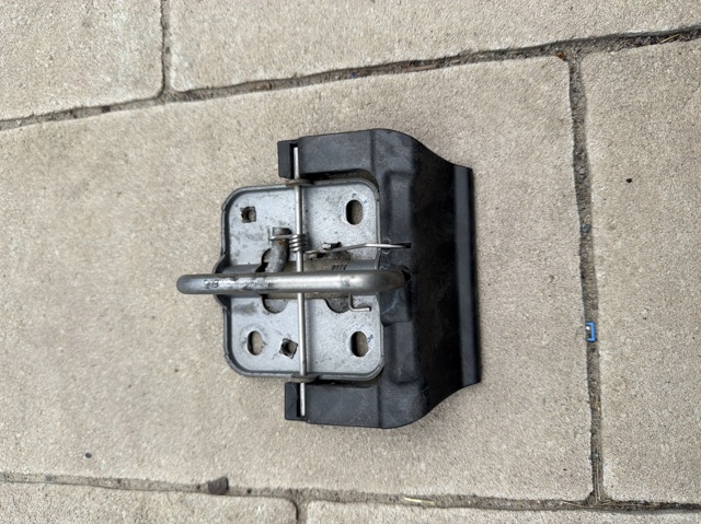Стояк-крюк замка капота 5NA823186C VAG