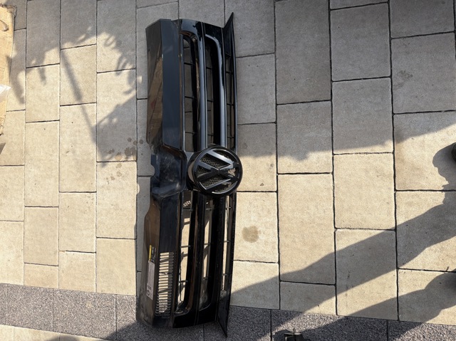 Решетка радиатора 7E5853651A VAG