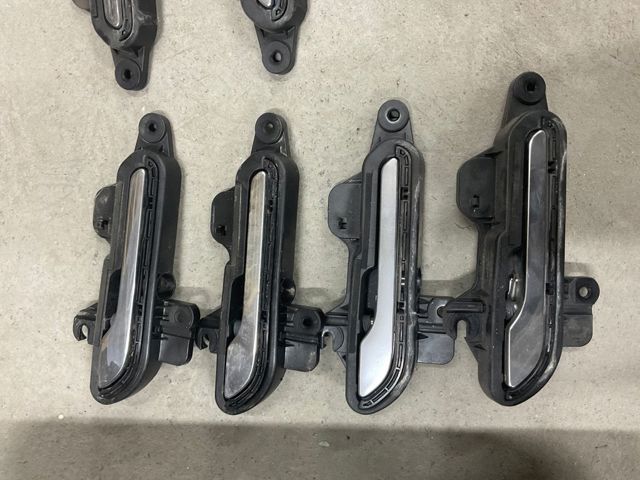 Ручка правой двери наружная 108183200J TESLA