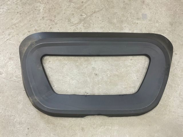 Уплотнитель капота 149408800C TESLA