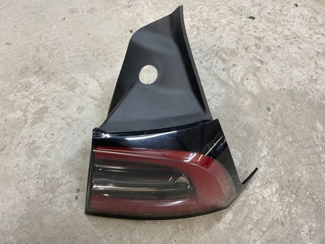 TESLA 150208700D Фонарь задний правый внешний в наличии Сумы