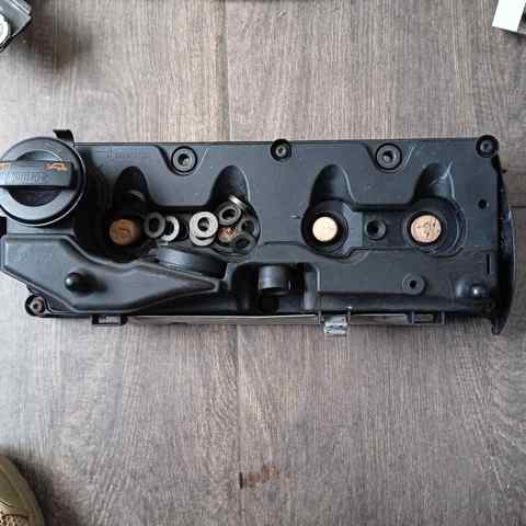 Крышка клапанов 03L103469R VAG