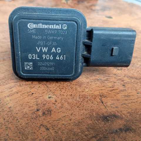 Датчик потока воздуха 03L906461 VAG