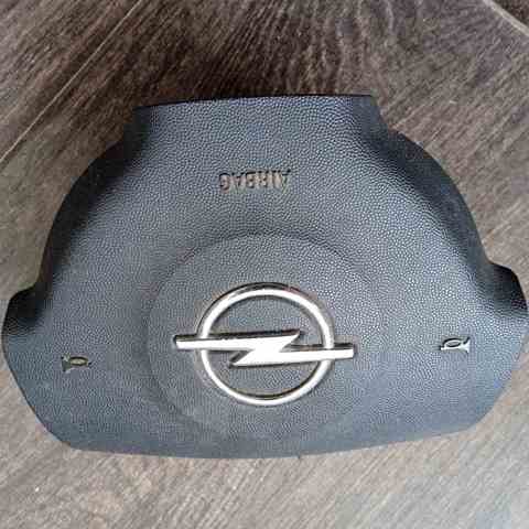 Подушка безопасности водителя 13112816 OPEL