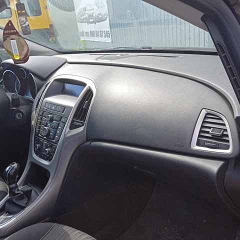 Панель салона передняя "торпедо" 13301067 OPEL