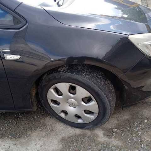Крыло переднее правое 13390003 OPEL