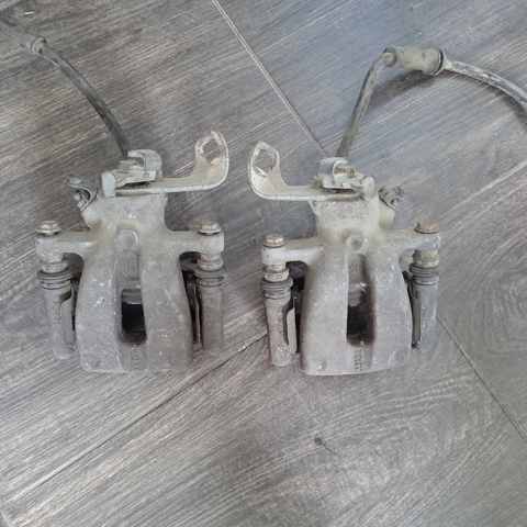 Тормозной суппорт правый задний 34216785612 BMW