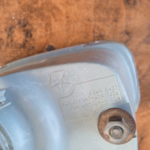 CHRYSLER 55155136 Фара противотуманная правая в наличии Украина