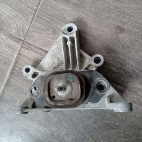 Задняя подушка двигателя 8200277212 RENAULT