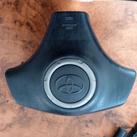 Подушка AIRBAG водительская 8419802 TOYOTA