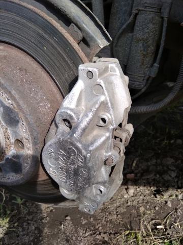 Задний правый суппорт A0014207283 MERCEDES