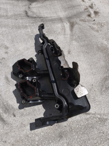 Крышка клапанная 1326400Q0D NISSAN