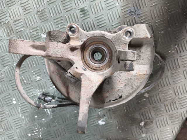 MITSUBISHI MR519030 Цапфа (поворотный кулак) задний правый в наличии Николаев